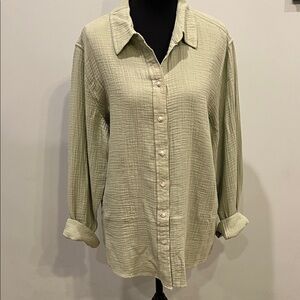 Universal Thread Sage Green Shirt